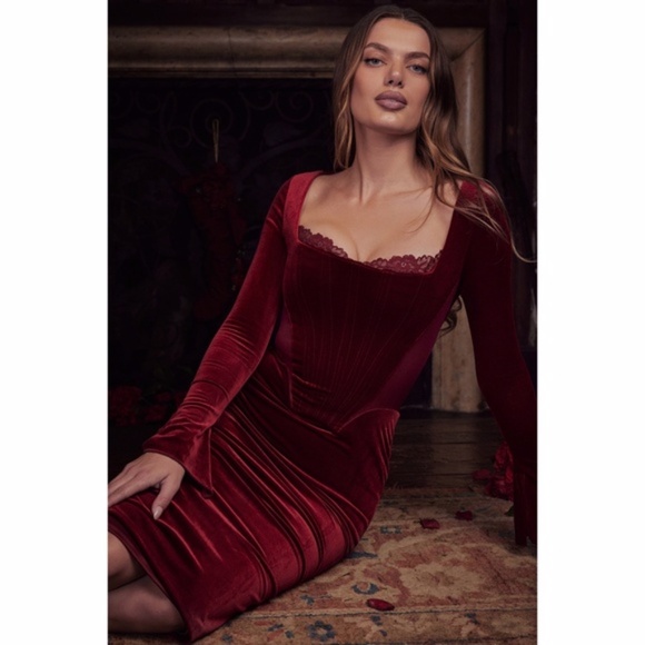 NEW House of CB Solaine Velvet Dress Wine Large - Picture 11 of 17